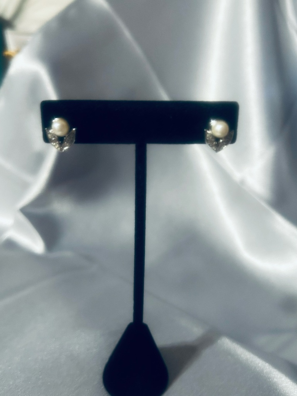 Pearl studded earrings w/diamond accents